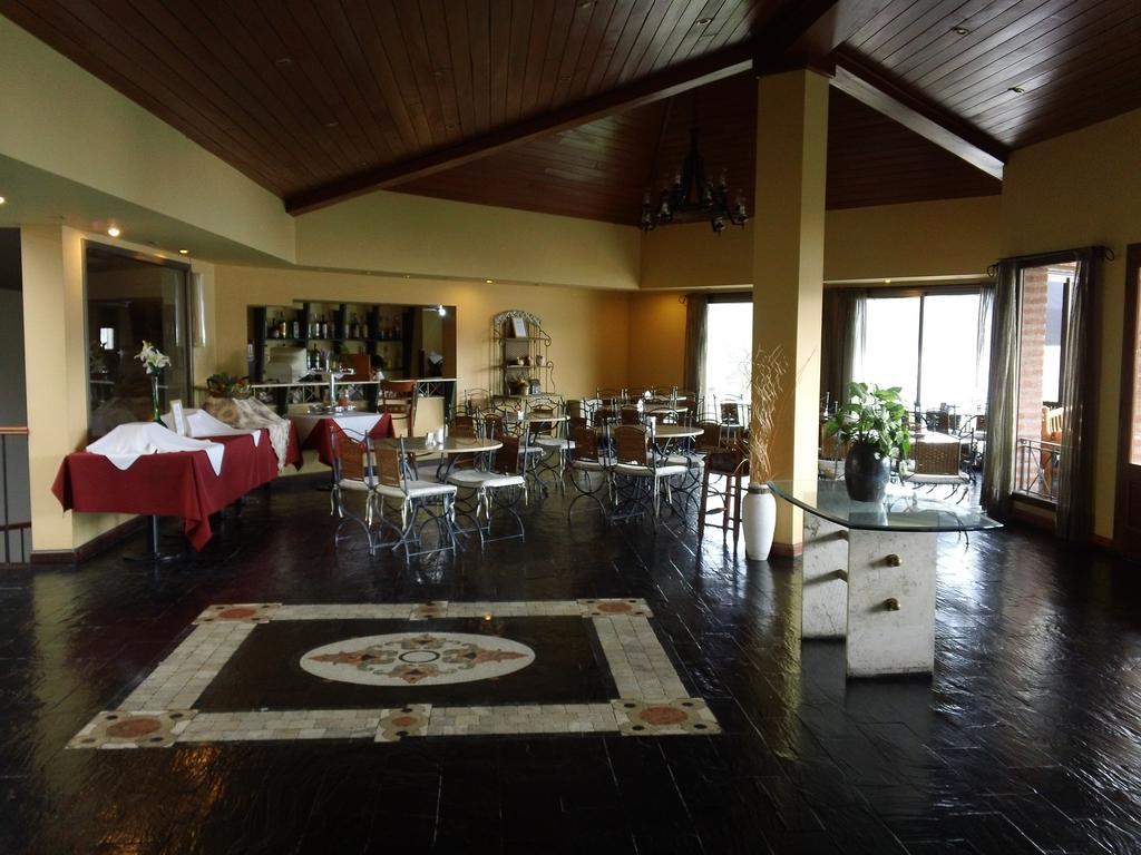 Hotel Del Dique 카브라 코랄 외부 사진