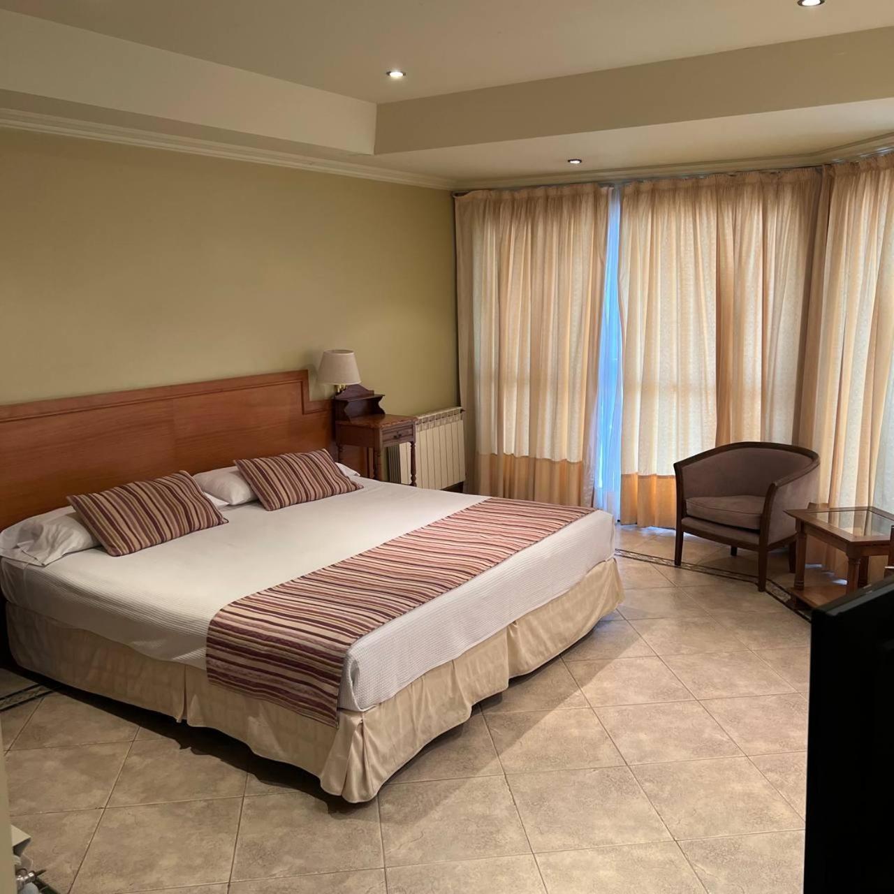 Hotel Del Dique 카브라 코랄 외부 사진