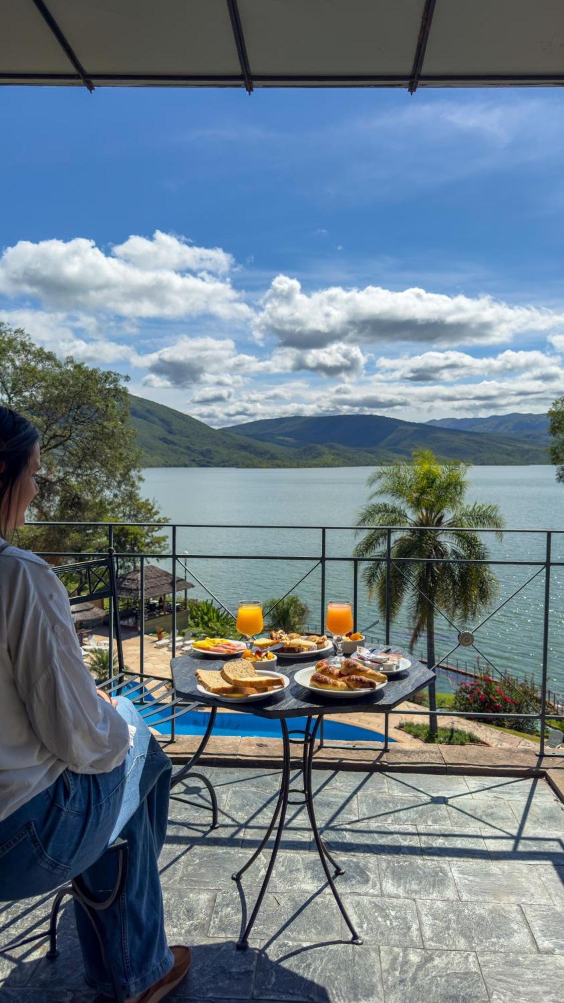 Hotel Del Dique 카브라 코랄 외부 사진