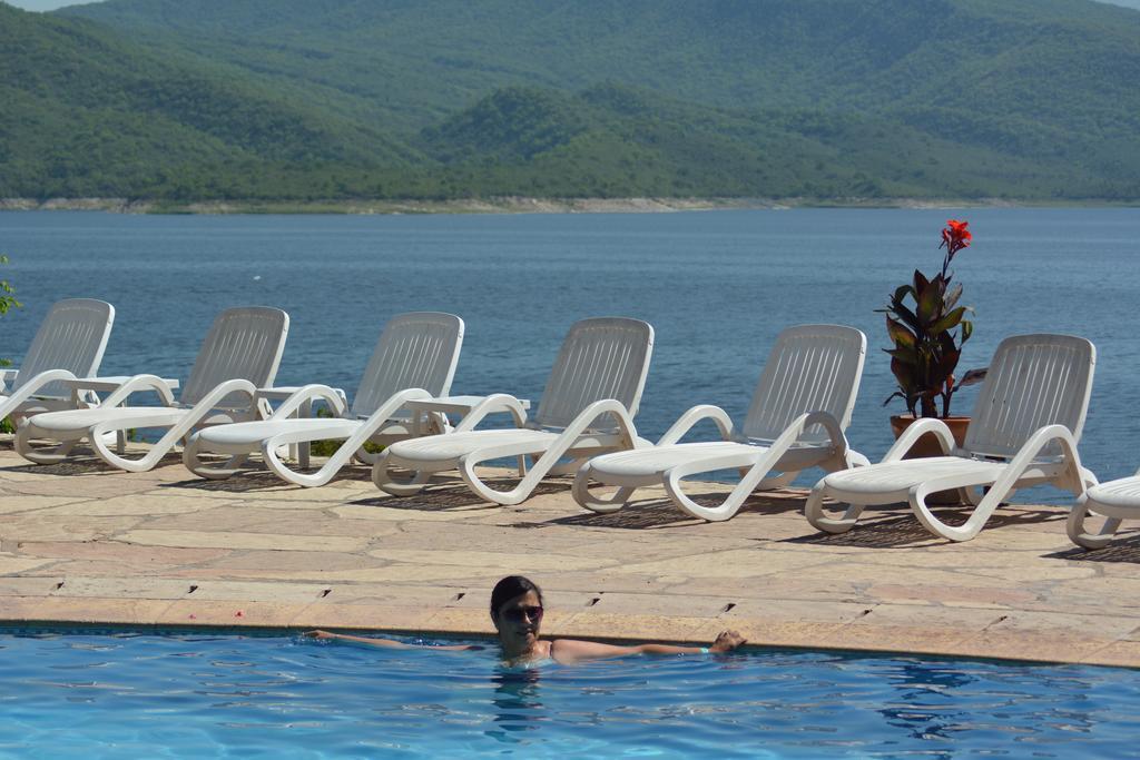 Hotel Del Dique 카브라 코랄 외부 사진