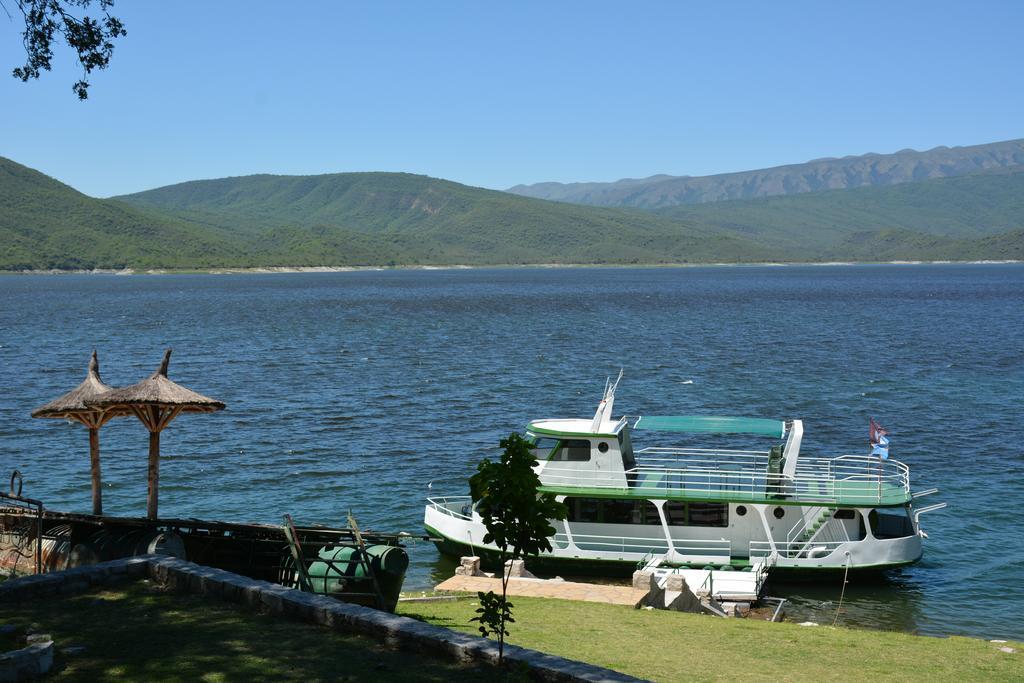 Hotel Del Dique 카브라 코랄 외부 사진