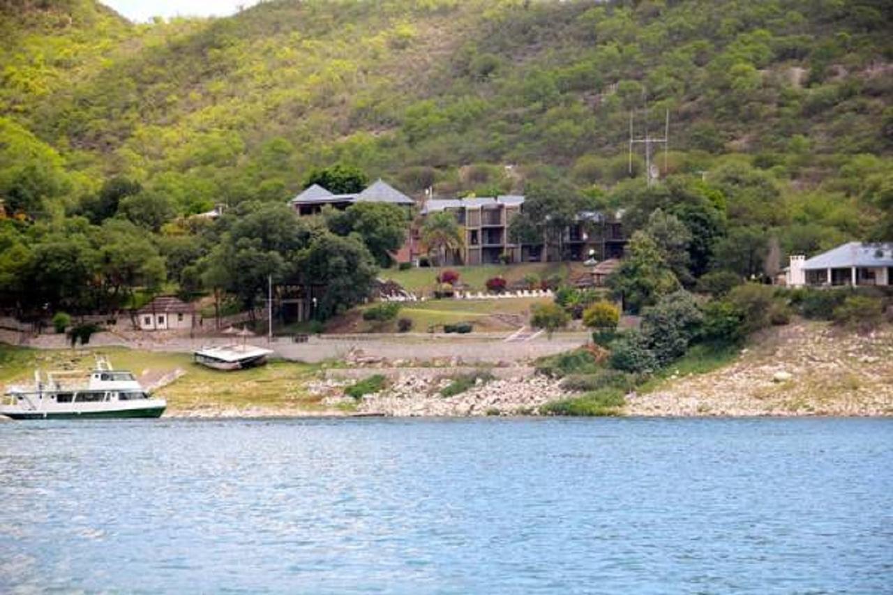 Hotel Del Dique 카브라 코랄 외부 사진