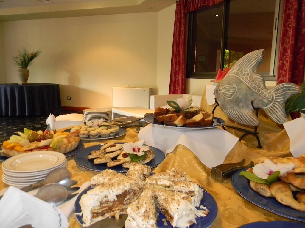 Hotel Del Dique 카브라 코랄 외부 사진